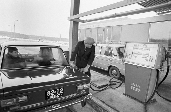 Дорогой ли был бензин в СССР?! 